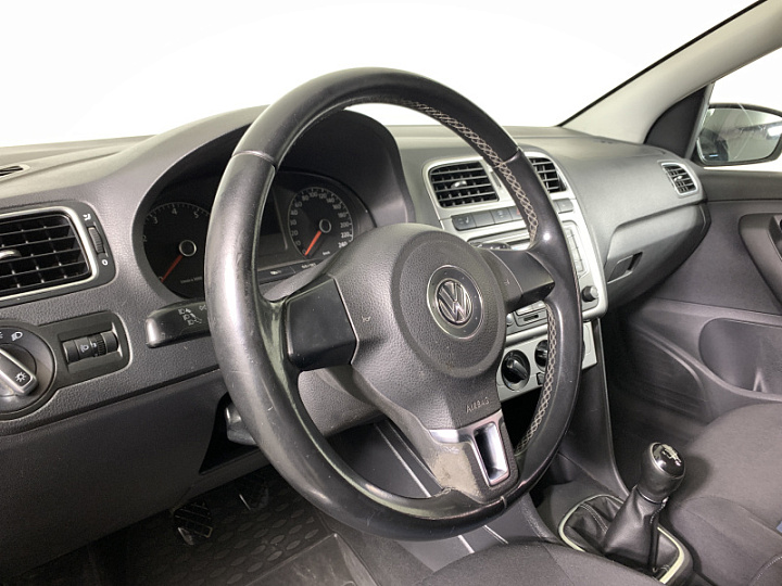 VOLKSWAGEN Polo 1.6, 2013 года, Механика, ЧЕРНЫЙ