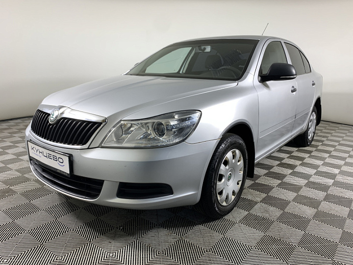 SKODA Octavia 1.6, 2010 года, Механика, Серебристый