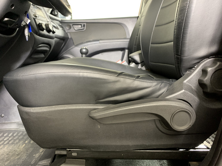 KIA Sportage 2, 2009 года, Механика, Красный