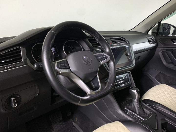 Volkswagen Tiguan 1.4, 2021 года, Робот, Серый