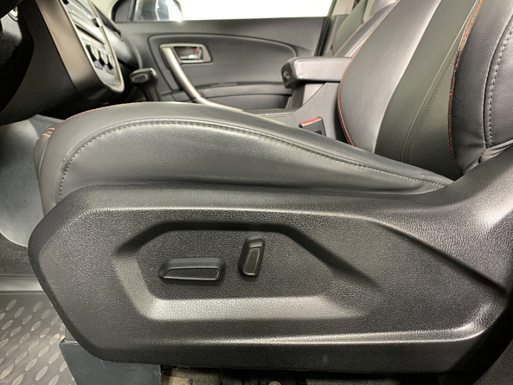 FAW Besturn X80 2, 2018 года, Робот, БЕЛЫЙ
