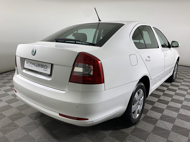 SKODA Octavia 1.6, 2011 года, Автоматическая, БЕЛЫЙ