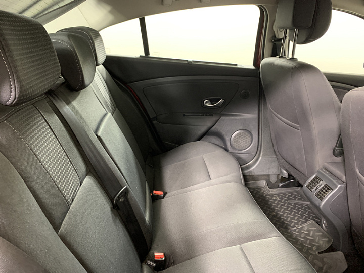 RENAULT Fluence 1.6, 2011 года, Автоматическая, КРАСНЫЙ
