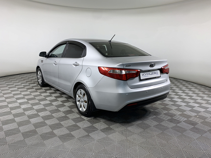 KIA Rio 1.6, 2012 года, Механика, Серебристый