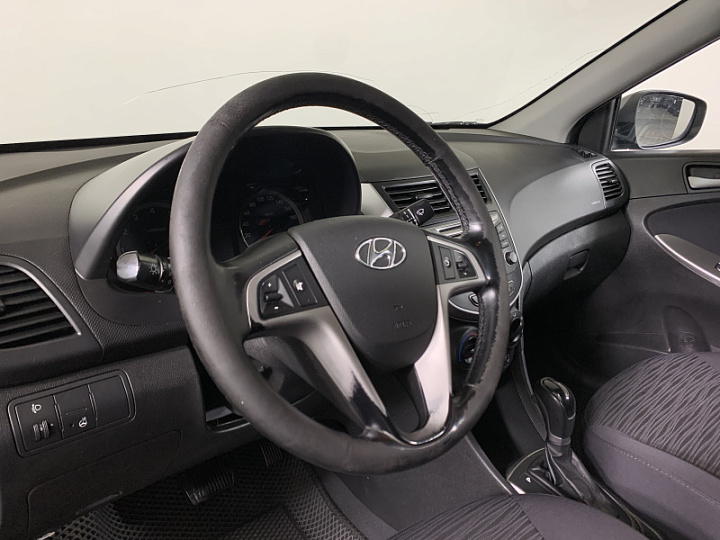 HYUNDAI Solaris 1.6, 2015 года, Автоматическая, ТЕМНО-СЕРЫЙ