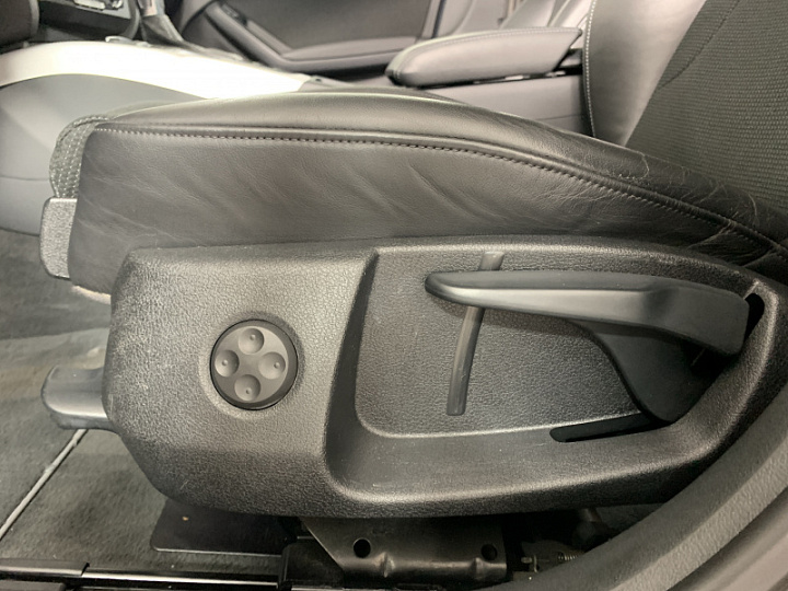 AUDI A4 2, 2014 года, Робот, Черно-синий