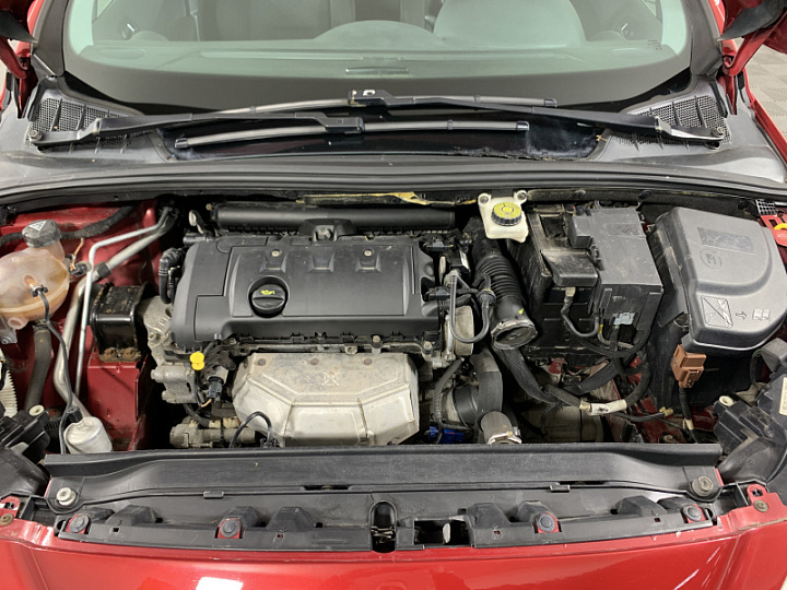 PEUGEOT 308 1.6, 2010 года, Механика, КРАСНЫЙ
