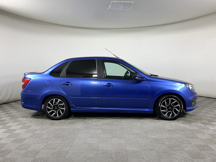 Lada Granta 1.6, 2022 года, Механика, СИНИЙ