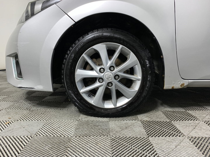 TOYOTA Corolla 1.5, 2013 года, Механика, Серебристый