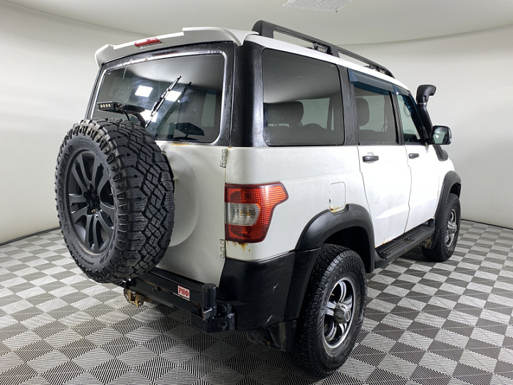 УАЗ Patriot 2.7, 2016 года, Механика, БЕЛЫЙ