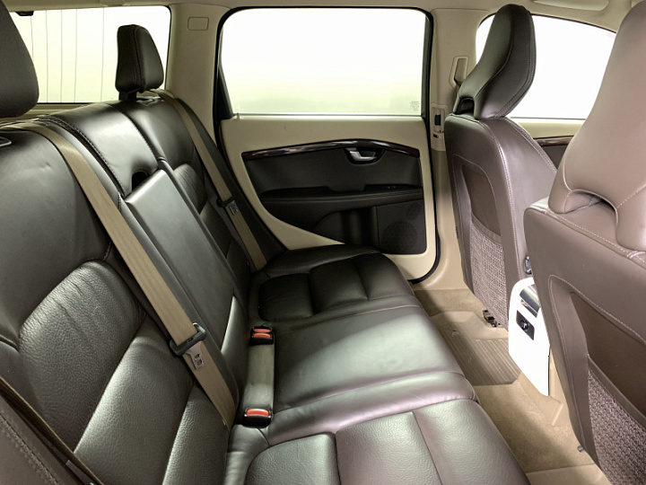 Volvo XC70 2.4, 2012 года, Автоматическая, Бежевый