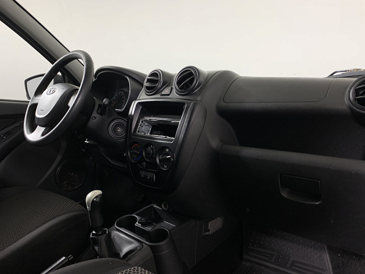 Lada Granta 1.6, 2016 года, Механика, Серебристый