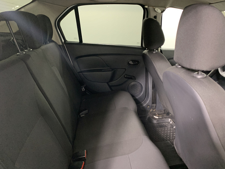RENAULT Logan 1.6, 2017 года, Механика, БЕЛЫЙ