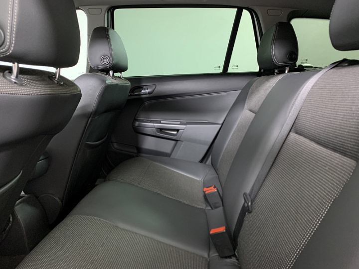 OPEL Astra 1.8, 2012 года, Автоматическая, БЕЛЫЙ