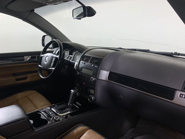 Volkswagen Touareg 3.2, 2006 года, Автоматическая, Черный