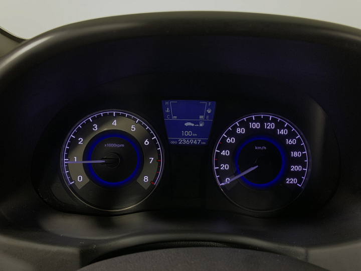 HYUNDAI Solaris 1.6, 2013 года, Механика, БЕЛЫЙ