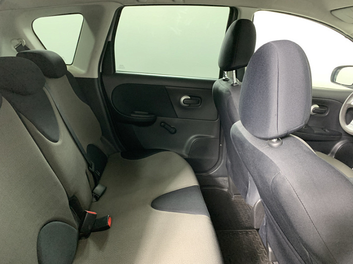 NISSAN Note 1.4, 2011 года, Механика, Серебристый