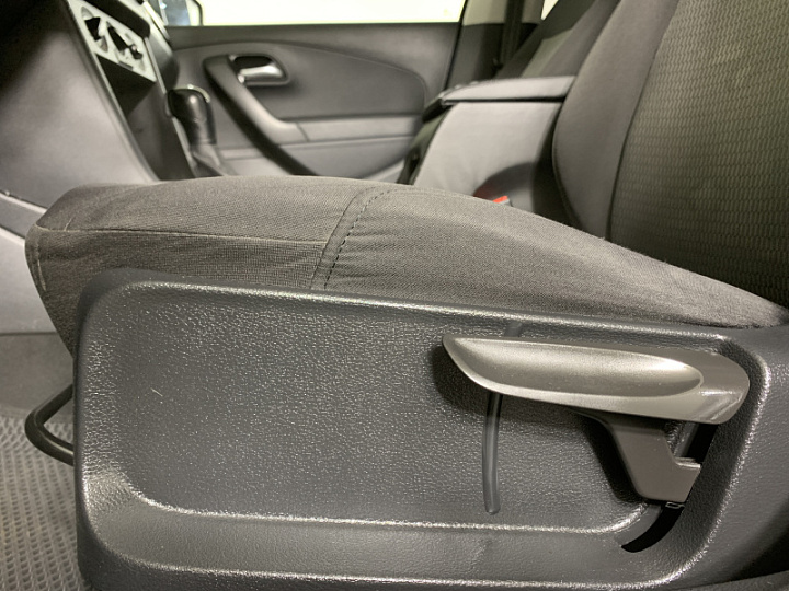 VOLKSWAGEN Polo 1.6, 2014 года, Автоматическая, ТЕМНО-СИНИЙ