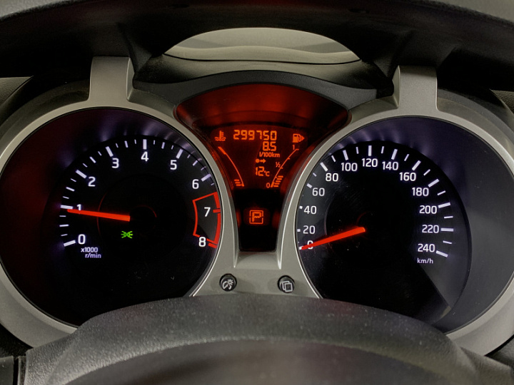 NISSAN Juke 1.6, 2012 года, Вариатор, Темно-Коричневый