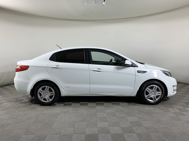 KIA Rio 1.6, 2013 года, Автоматическая, БЕЛЫЙ