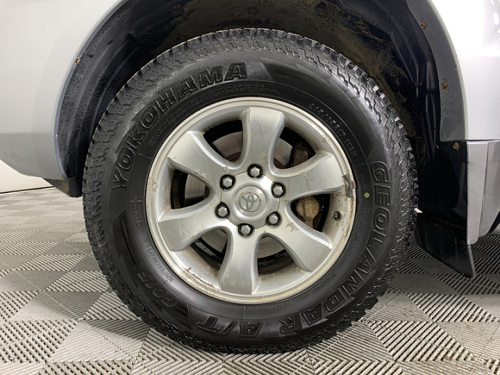TOYOTA Land Cruiser Prado 3, 2003 года, Автоматическая, Серебристый