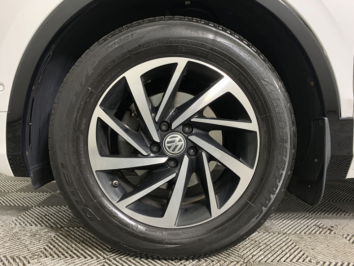 VOLKSWAGEN Tiguan 1.4, 2018 года, Робот, БЕЛЫЙ