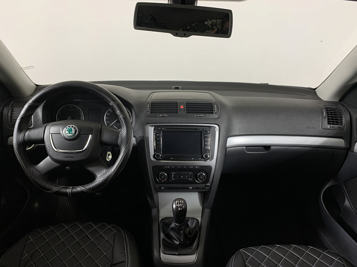 SKODA Octavia 1.6, 2012 года, Механика, БЕЛЫЙ