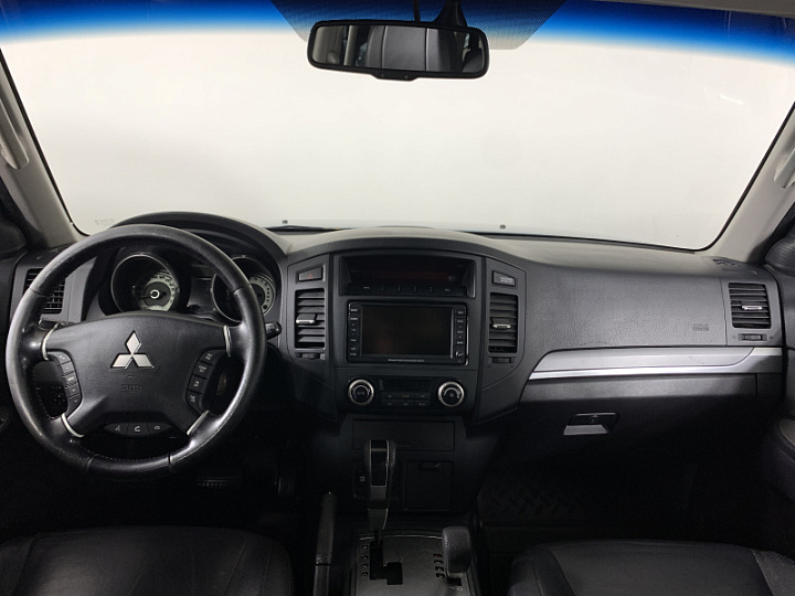 MITSUBISHI Pajero 3, 2011 года, Автоматическая, Серебристый