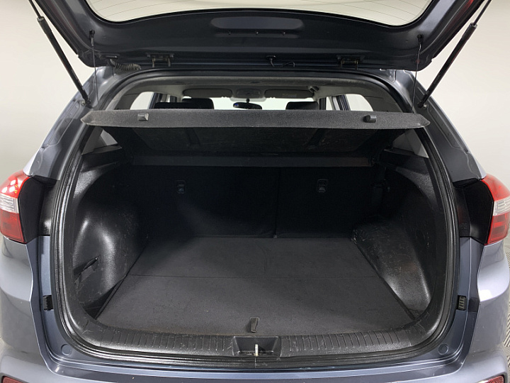 HYUNDAI Creta 1.6, 2018 года, Механика, СЕРЫЙ