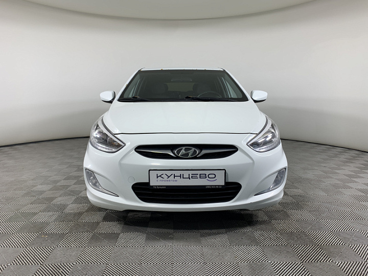 HYUNDAI Solaris 1.6, 2013 года, Механика, БЕЛЫЙ