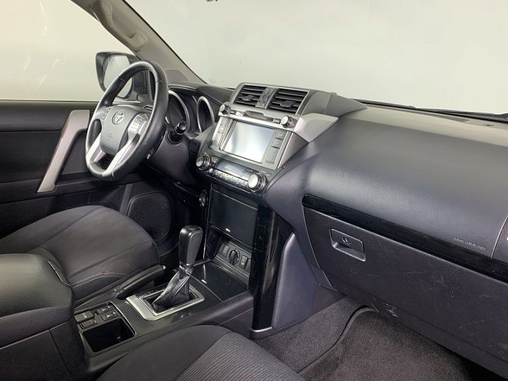 TOYOTA Land Cruiser Prado 2.8, 2017 года, Автоматическая, БЕЛЫЙ