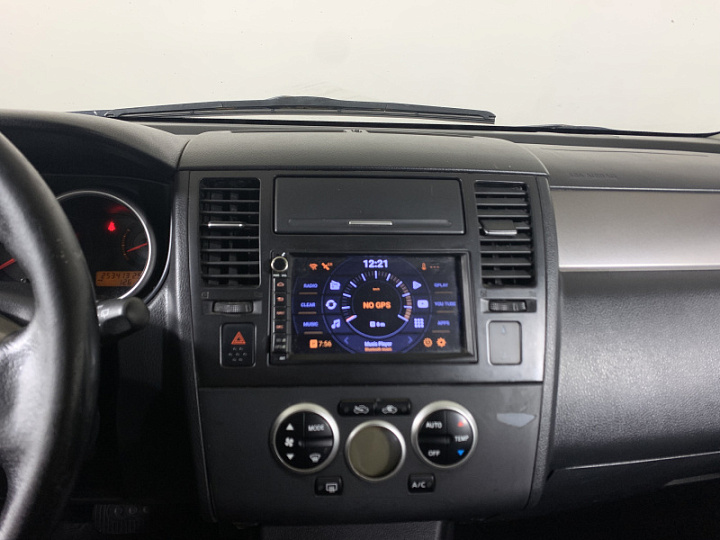 Nissan Tiida 1.6, 2010 года, Автоматическая, Черный