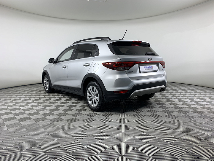 KIA Rio X-Line 1.4, 2017 года, Механика, Серебристый