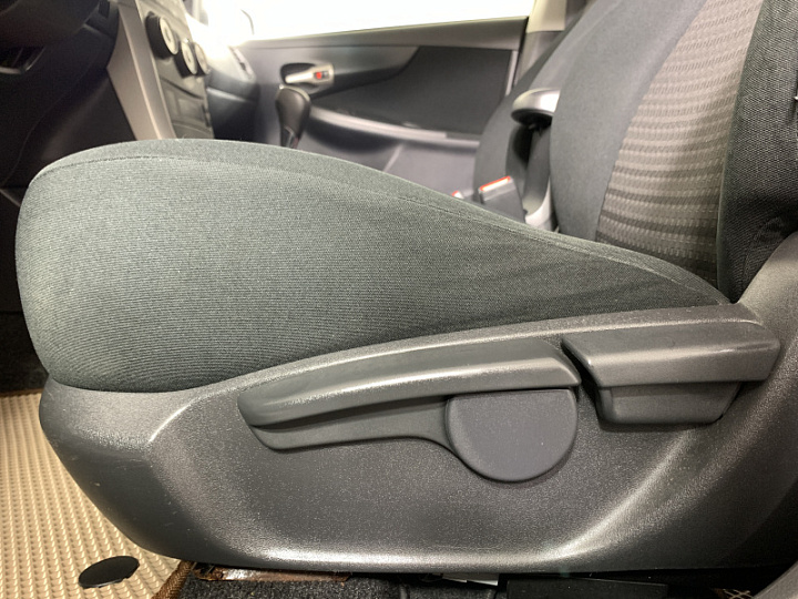 TOYOTA Corolla 1.6, 2007 года, Робот, Серебристый