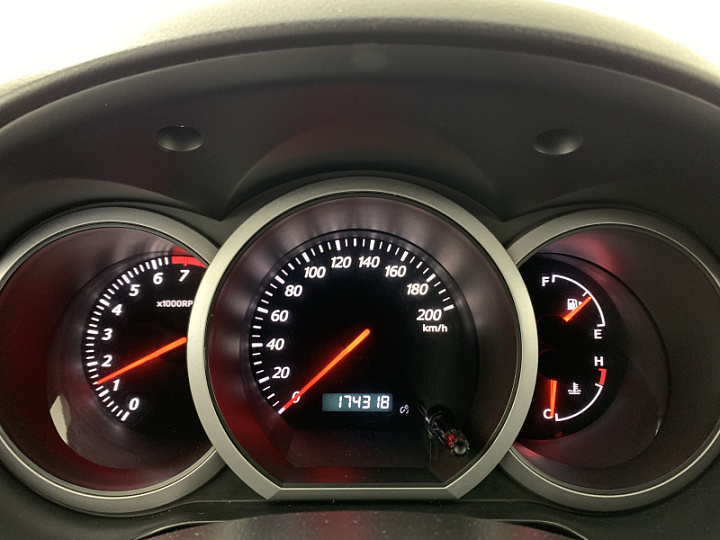 SUZUKI Grand Vitara 1.6, 2006 года, Механика, ЧЕРНЫЙ