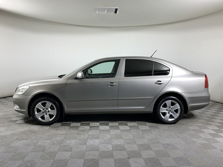 Skoda Octavia 1.8, 2012 года, Автоматическая, Бежевый