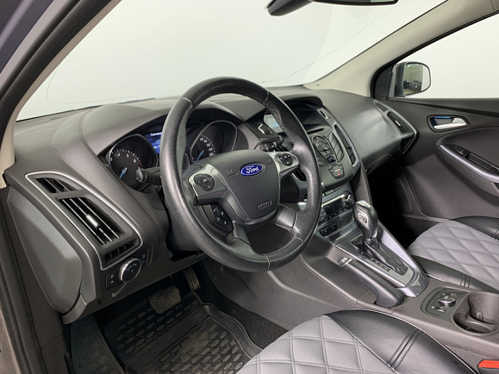 FORD Focus 1.6, 2013 года, Робот, Серо-коричневый