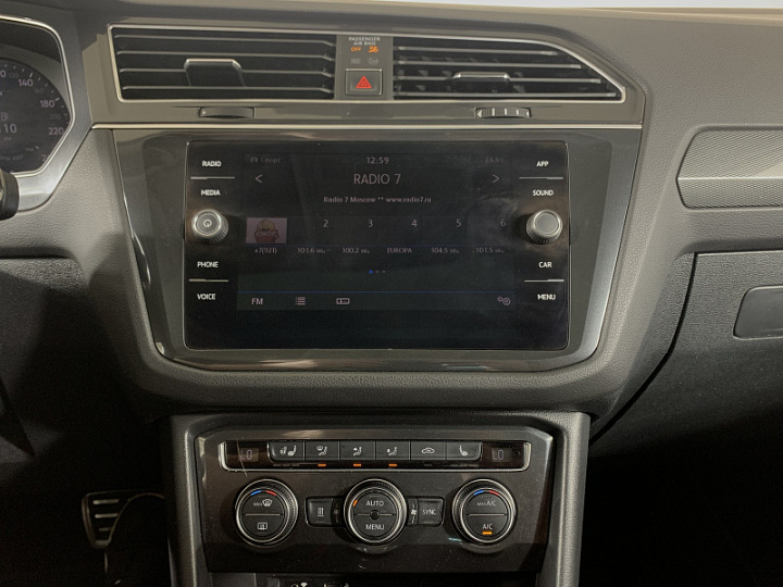 Volkswagen Tiguan 2, 2017 года, Робот, КОРИЧНЕВЫЙ