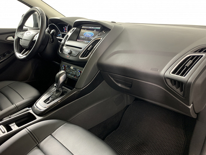 FORD Focus 1.5, 2016 года, Автоматическая, Серо-коричневый