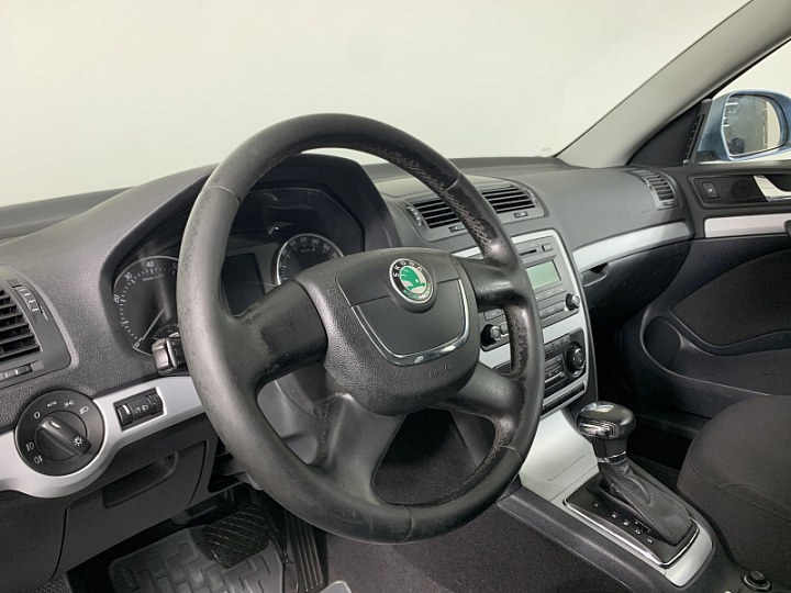 SKODA Octavia 1.6, 2010 года, Автоматическая, Серо-голубой