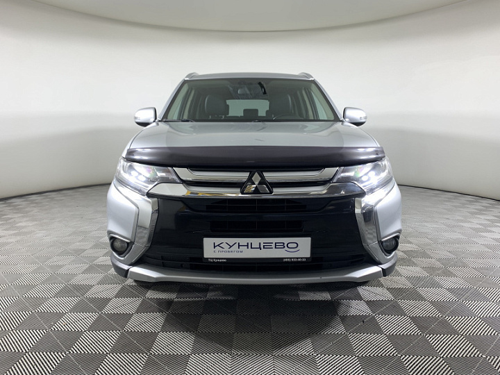 Mitsubishi Outlander 2.4, 2015 года, Вариатор, Серебристый