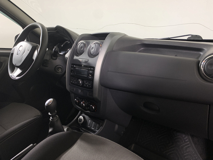 RENAULT Duster 1.6, 2015 года, Механика, ЧЕРНЫЙ