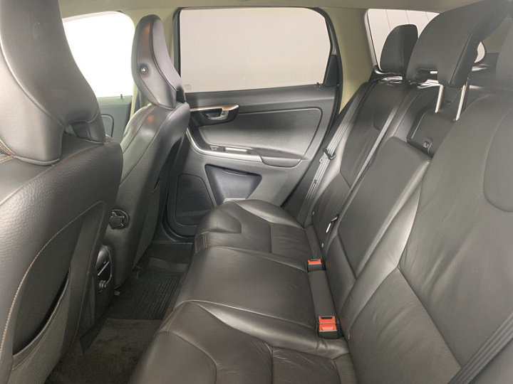 VOLVO XC60 2, 2010 года, Робот, Серебристо-желтый