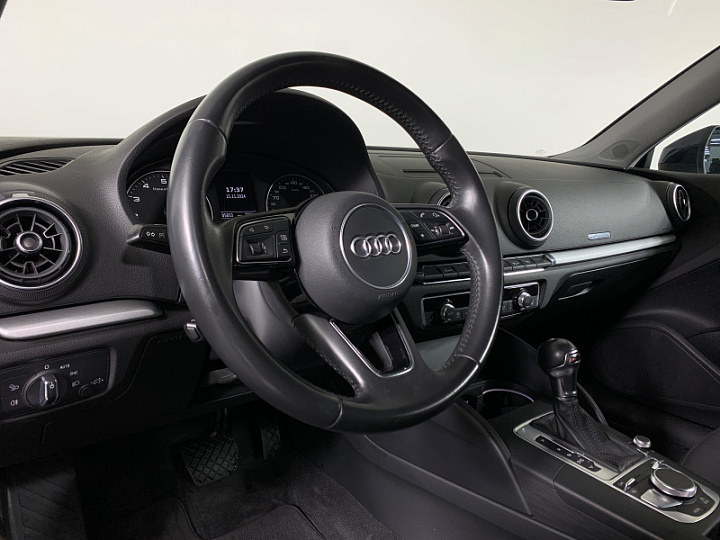 AUDI A3 1.4, 2018 года, Робот, СИНИЙ