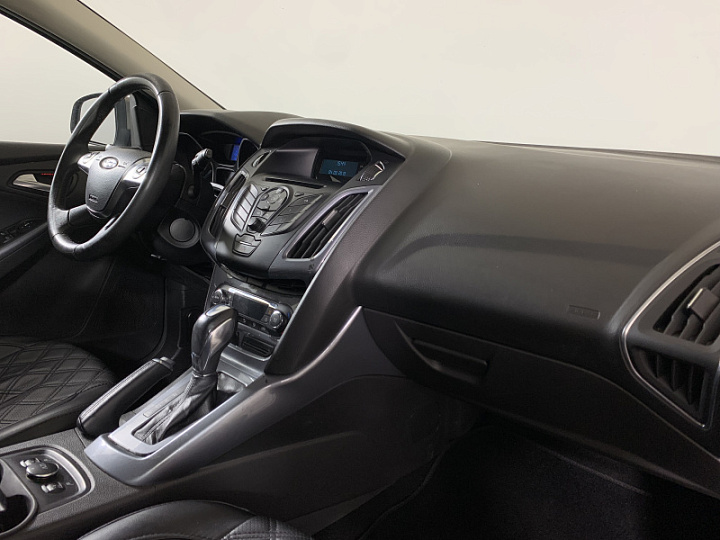 FORD Focus 2, 2013 года, Робот, Серо-коричневый