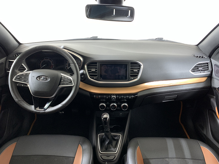 Lada Vesta 1.6, 2023 года, Механика, ОРАНЖЕВЫЙ