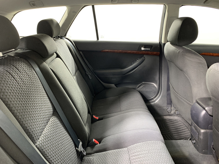 TOYOTA Avensis 1.8, 2004 года, Механика, КОРИЧНЕВЫЙ