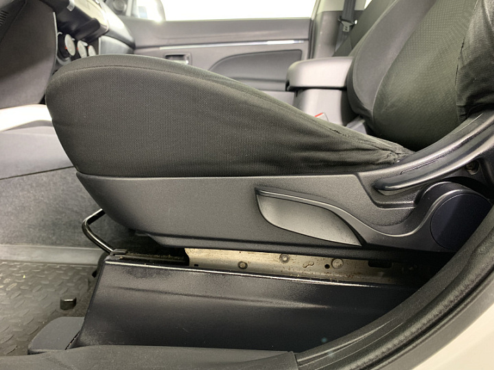 MITSUBISHI ASX 1.8, 2013 года, Вариатор, БЕЛЫЙ