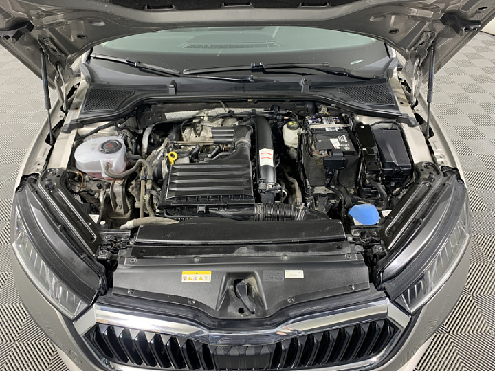 SKODA Octavia 1.4, 2021 года, Автоматическая, КОРИЧНЕВЫЙ