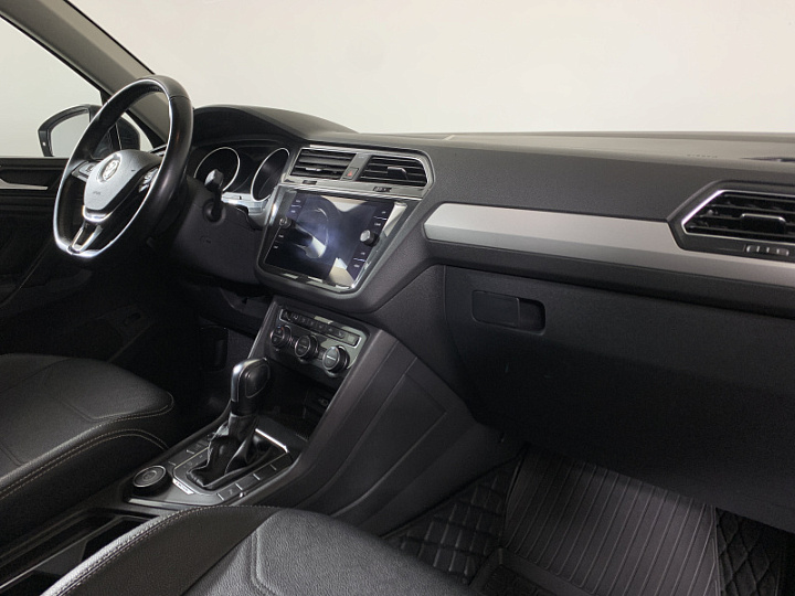 VOLKSWAGEN Tiguan 1.4, 2019 года, Робот, ЧЕРНЫЙ